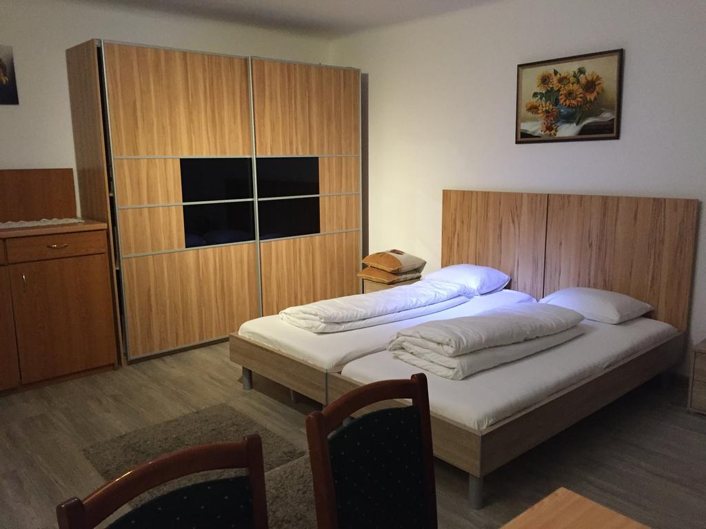 Cafe 168 Bed & Breakfast เวียนนา ภายนอก รูปภาพ