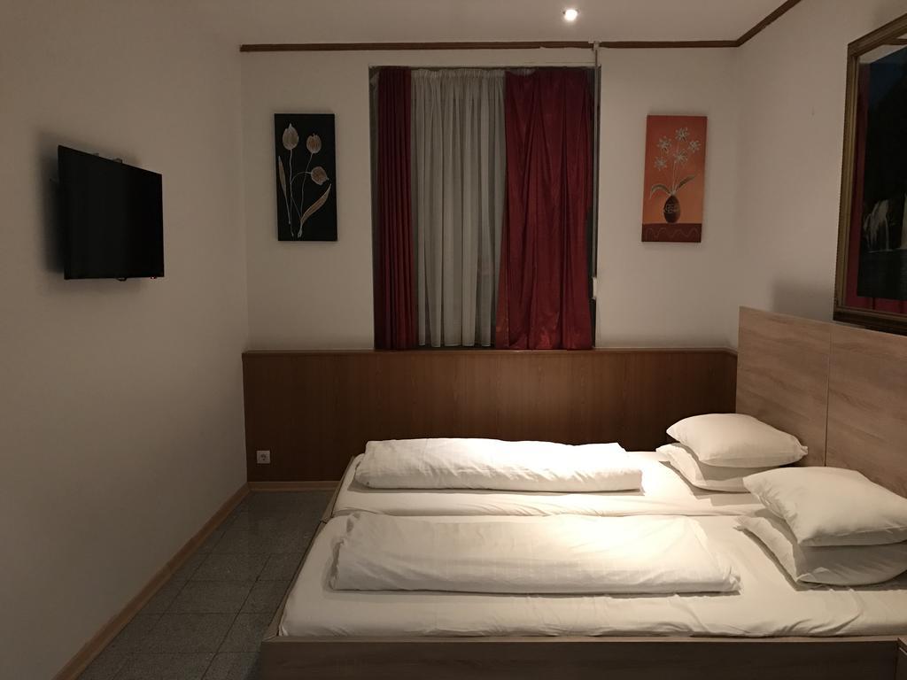 Cafe 168 Bed & Breakfast เวียนนา ภายนอก รูปภาพ